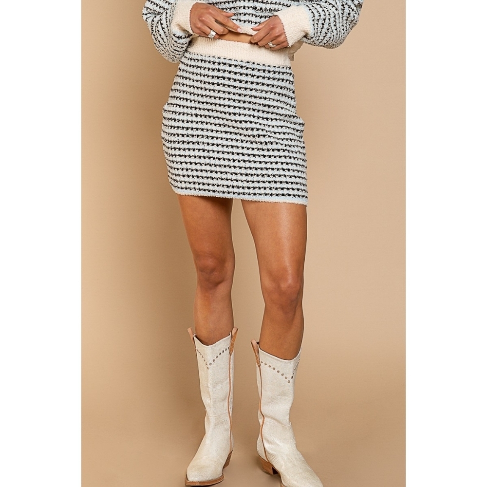 POL Ivory & Navy Stripped Chenille Knit Sweater Mini Skirt